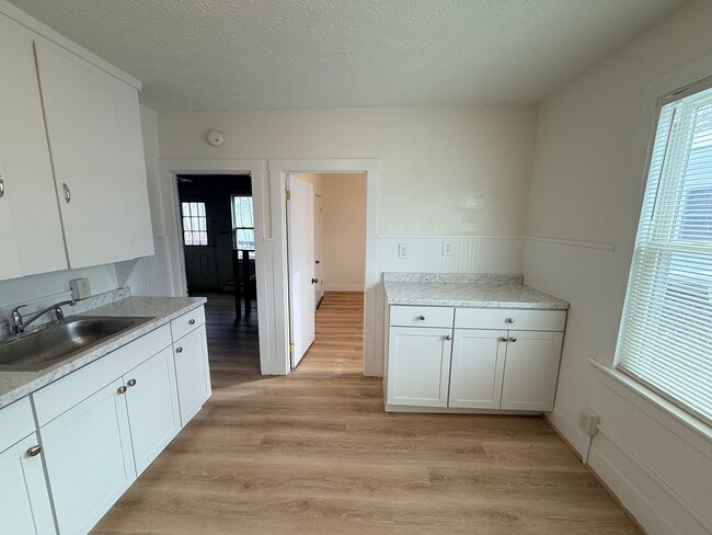 Building Photo - 35 Wentworth St