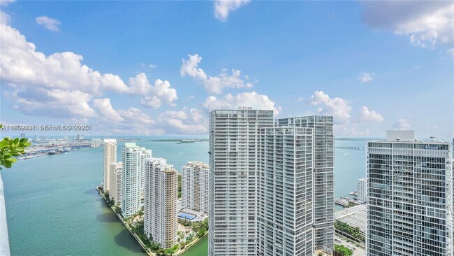 Building Photo - 200 Biscayne Blvd Way