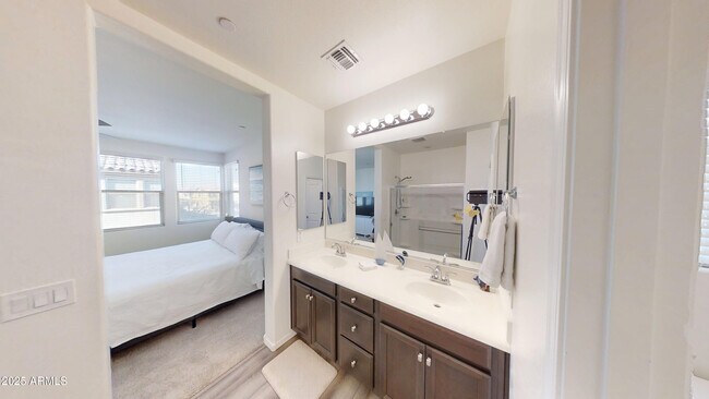 Building Photo - 14870 W Encanto Blvd