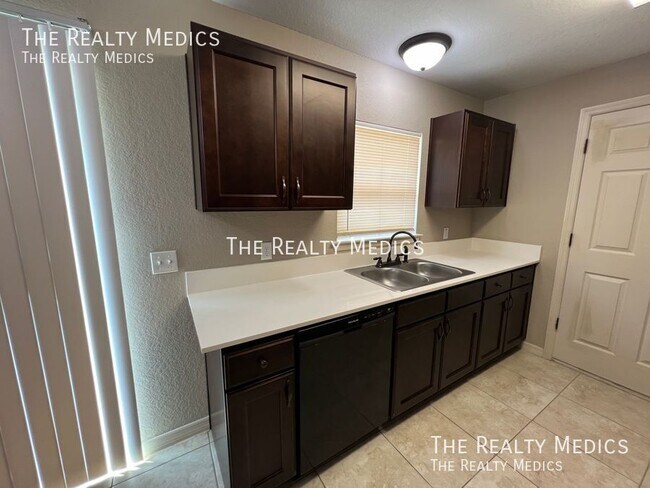 Building Photo - 22 Locust Loop Dr