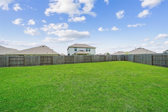 Building Photo - 7406 Hillside Arbor