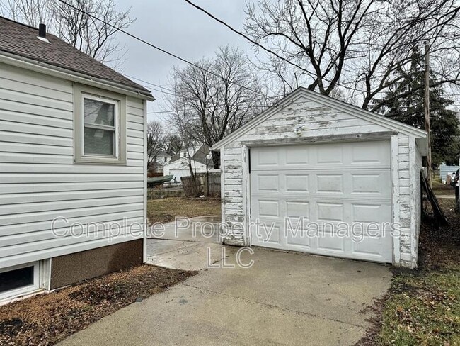 Building Photo - 510 St Peter Ave