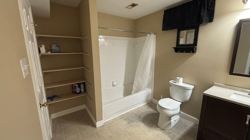 Building Photo - 5 Aylor Ct