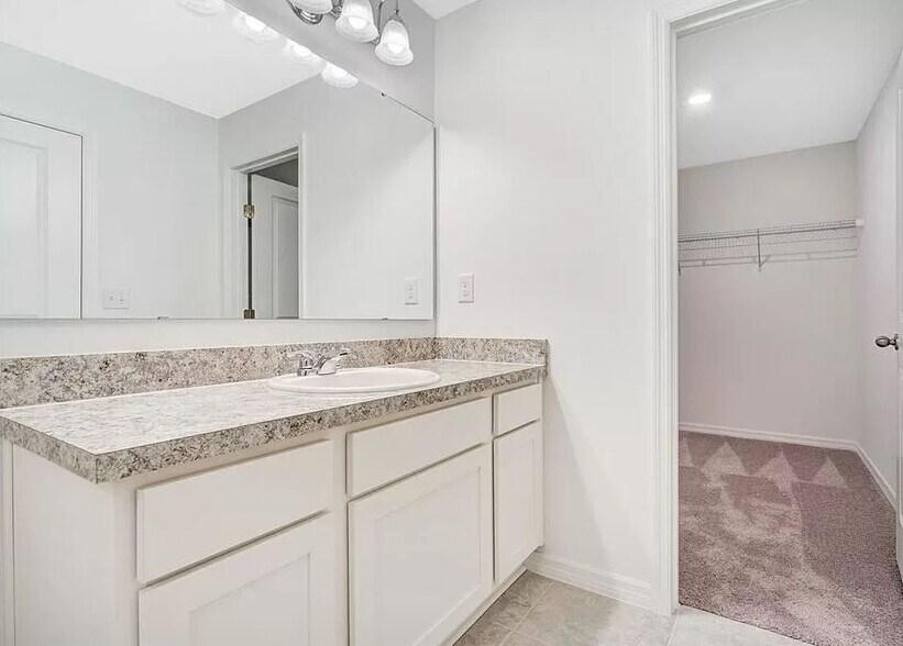 Building Photo - 509 Madison Dr