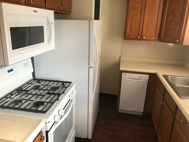 Building Photo - 115 S Beverly Ave