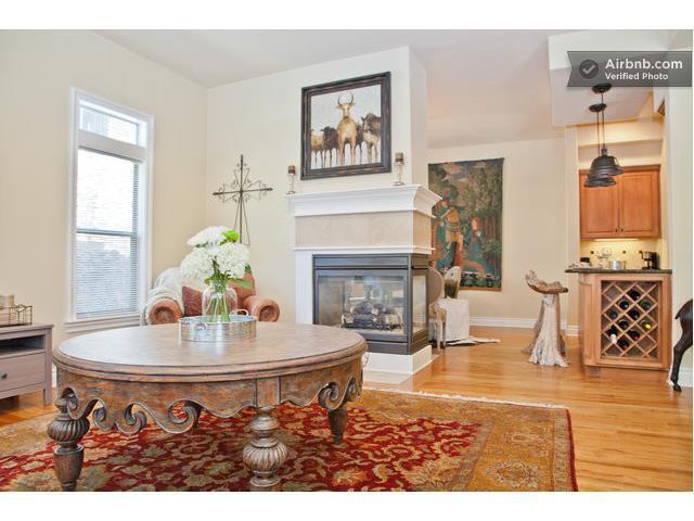 Building Photo - AVAILABLE AUGUST: Upscale 4 bed/2.5 bath home in North Campus just north of UT