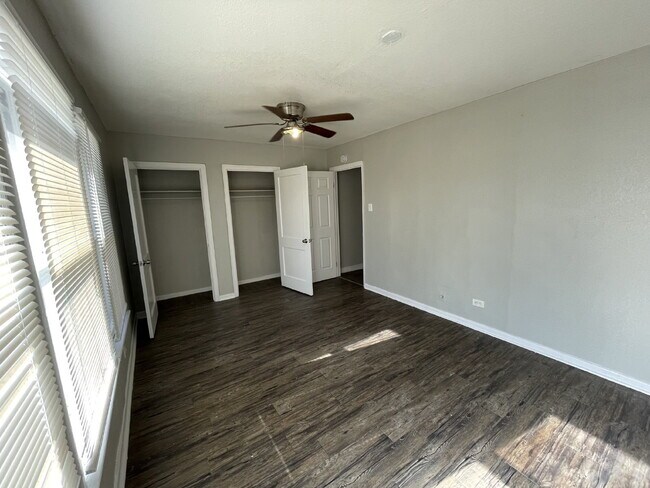 Building Photo - Little Pink House!! Little Pink House!! (1 bed/1bath)