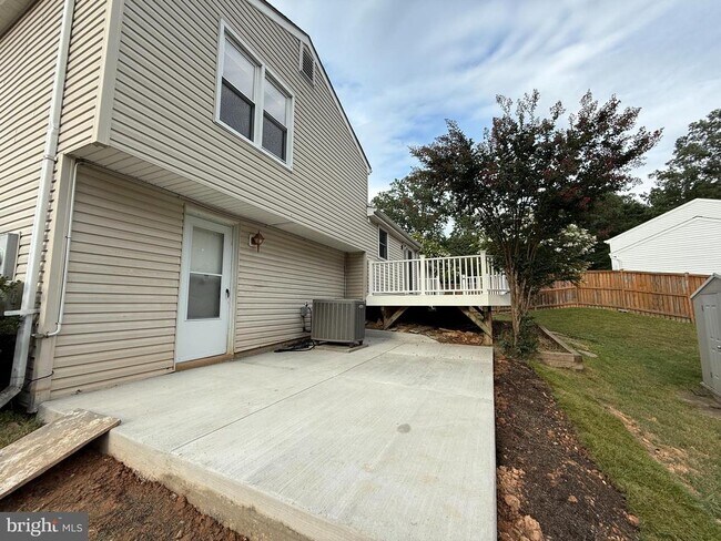Building Photo - 5056 Kenerson Dr