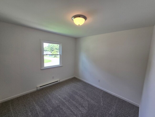 Building Photo - 206 Bull Run Dr