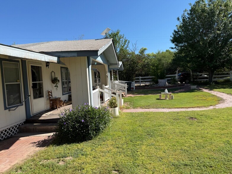 Building Photo - 56 Foot Grove Ln