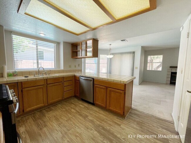 Building Photo - 420 Crater Ct