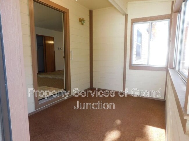 Building Photo - 13 Madeira Ct