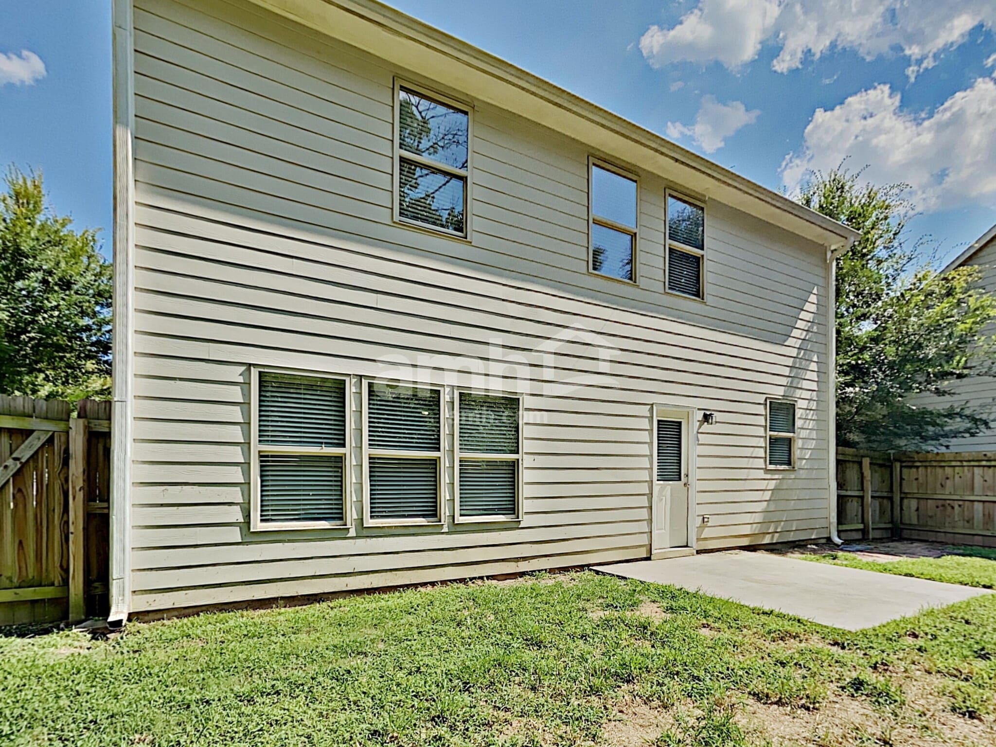 Building Photo - 2505 Beal St