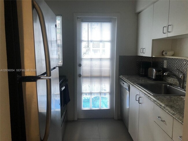 Building Photo - 911 Meridian Ave