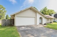 Building Photo - 1907 Waxleaf Green SE