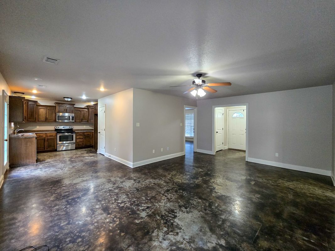 Building Photo - 203 N Bernis St