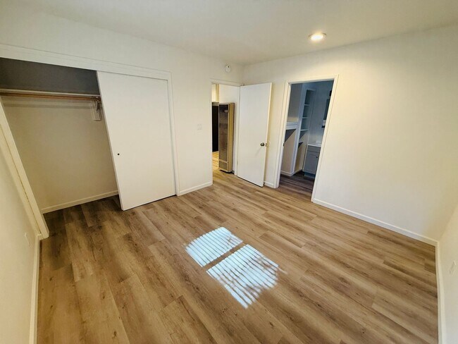 Building Photo - 950 Modesto Ave