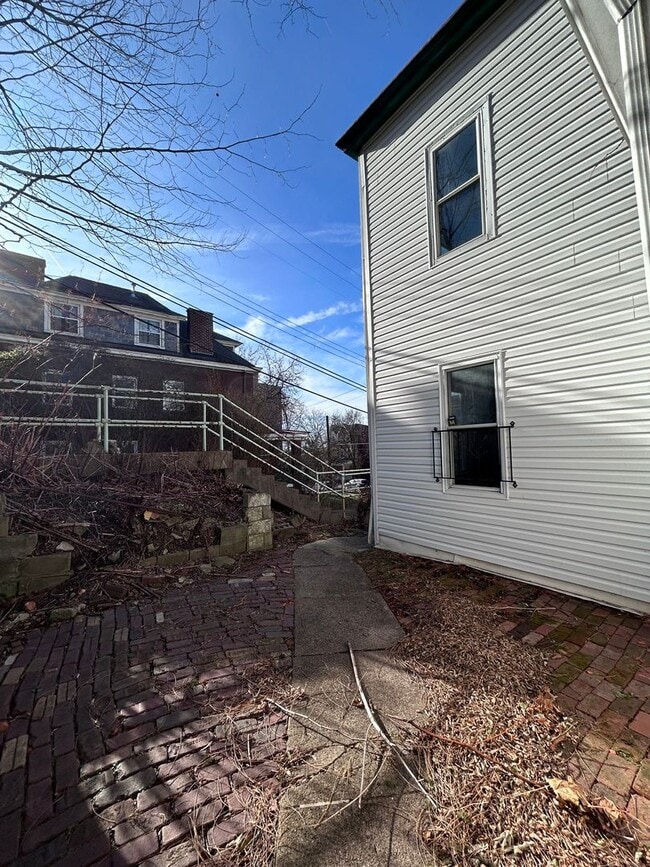 Building Photo - 3BR Single-Family Home + Office | Garage | Fresh Updates| Perrysville Avenue