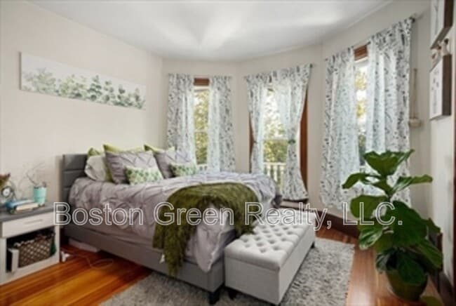 Building Photo - 181 M St