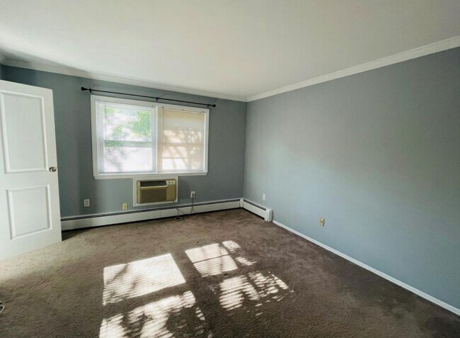 Building Photo - 250 Beechwood Ave
