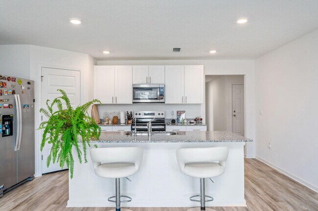 Building Photo - 103 Riverwalk Cir