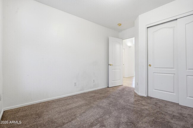 Building Photo - 4441 E Cottonwood Ln