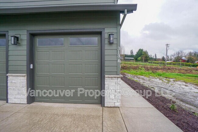 Building Photo - 313 E Caribou Ct