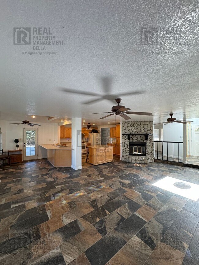 Building Photo - Peaceful Nuevo Living with Gated Driveway, Spacious Layout and Outdoor Living