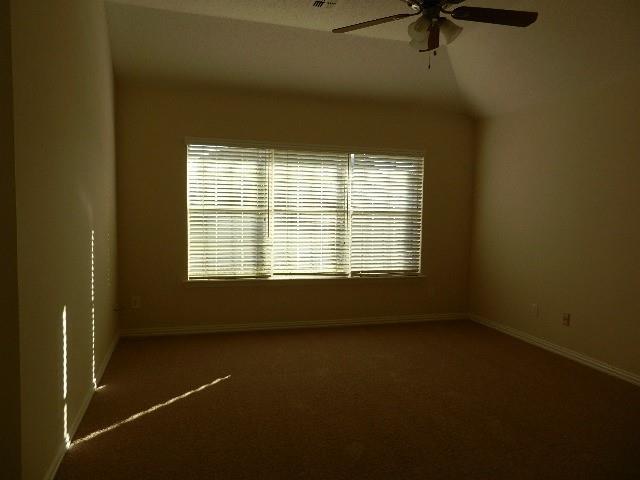 Building Photo - 722 Rolling Hills Dr