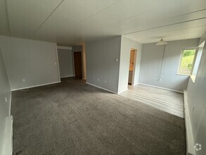Building Photo - 370 Newton Cir