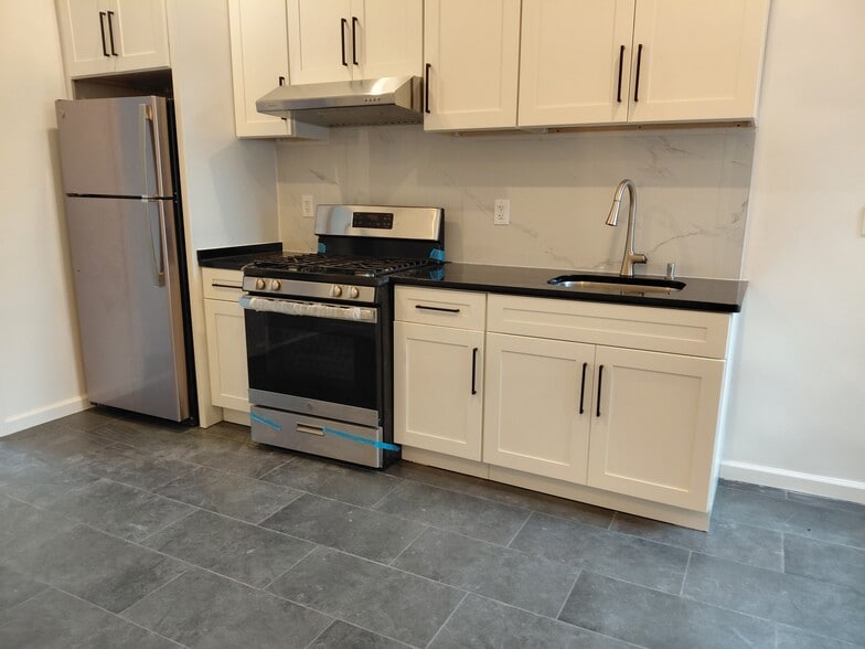 Building Photo - 9611 Church Ave