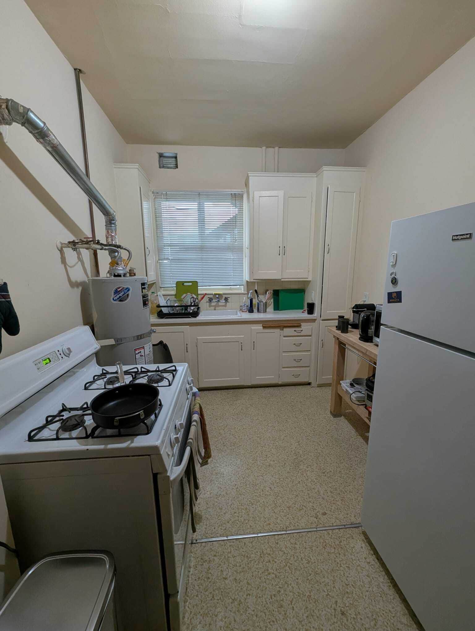 Kitchen - 28175 2817.5 Telegraph Ave