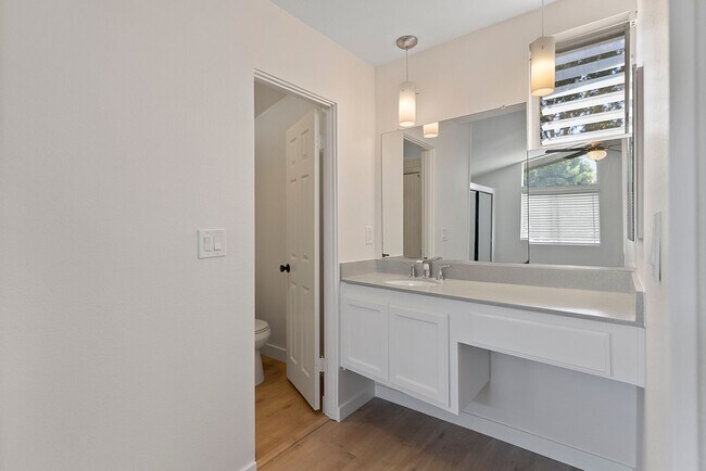 Building Photo - 450 Bolero Way