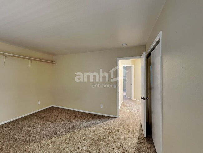 Building Photo - 4183 S Lisbon Way