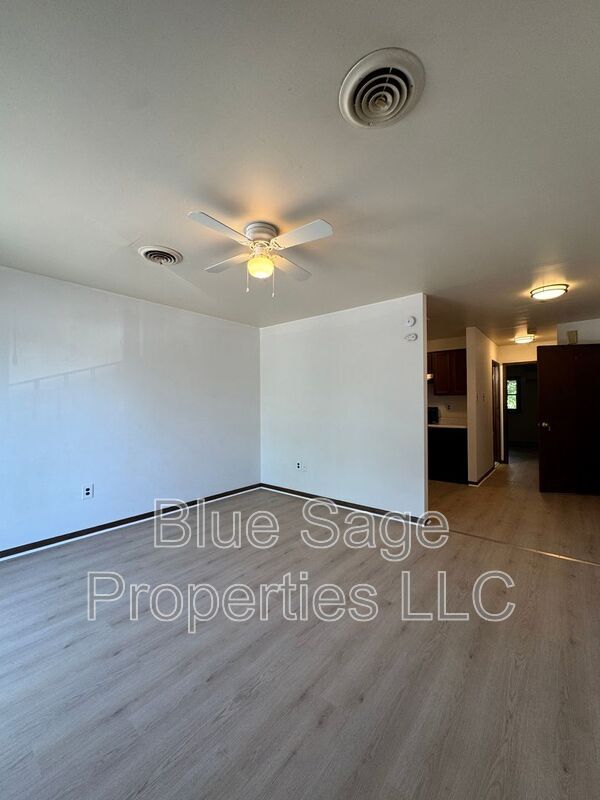 Building Photo - 2421 3rd Ave