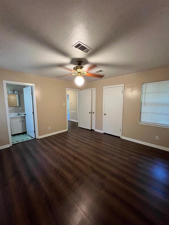 Building Photo - 2704 Cedar Dr