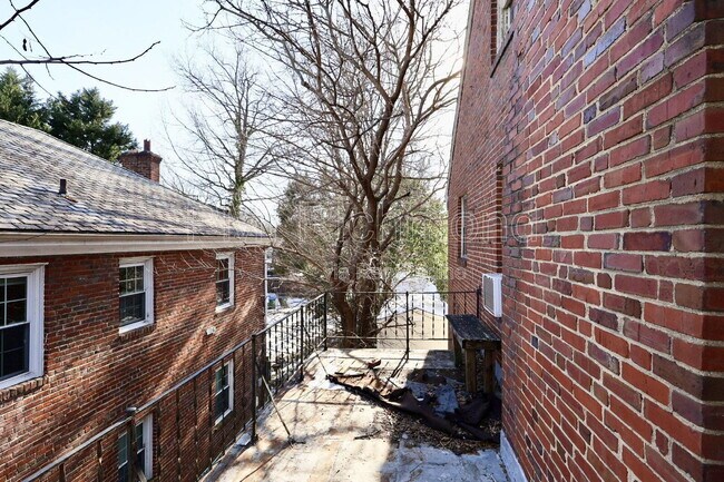 Building Photo - 4007 Park Ave