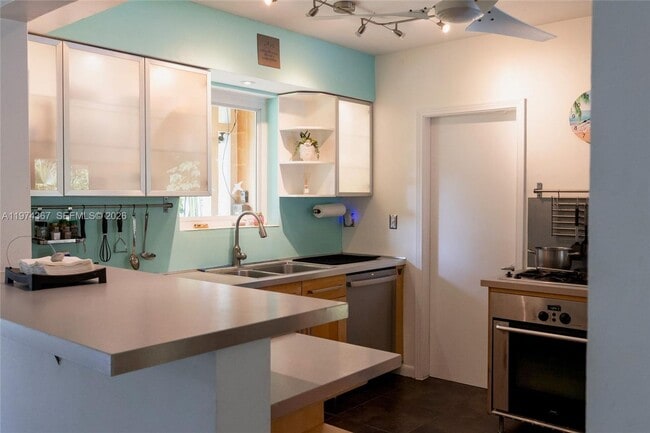 Building Photo - 750 NE 120th St