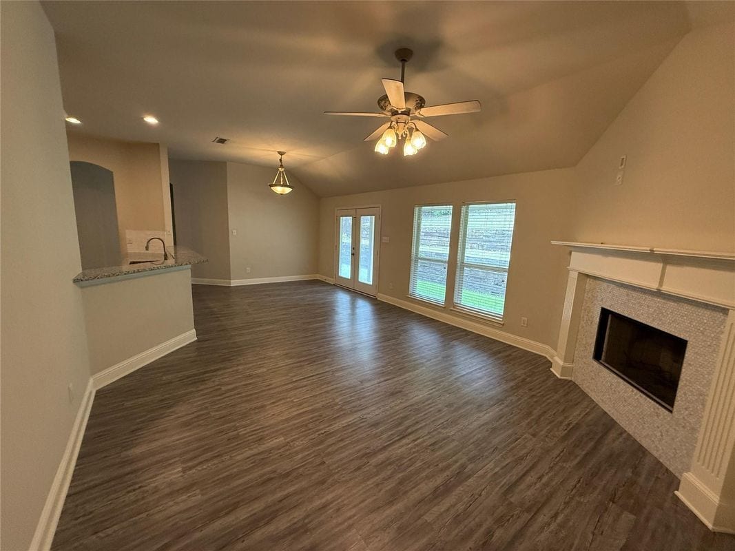 Building Photo - 7341 Chambers Ln