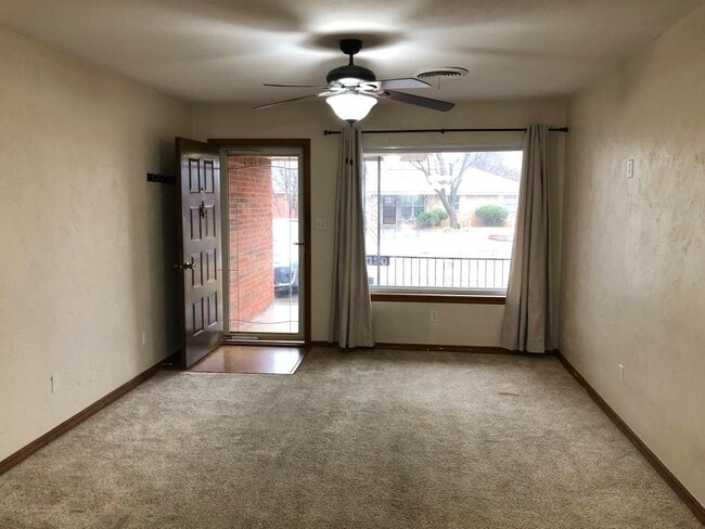 Building Photo - 320 Mimosa Dr