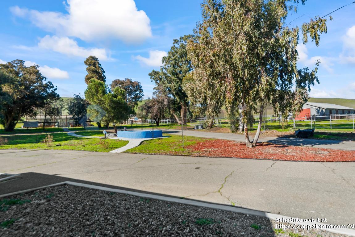 Building Photo - 3966 Dyer Rd