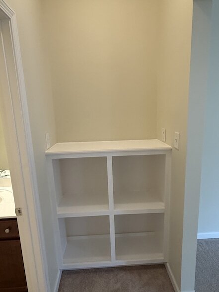 Building Photo - 1629 Robindale Dr