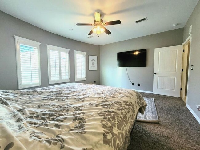 Building Photo - Amazing 3 bedroom 2 bath home in West El Paso!