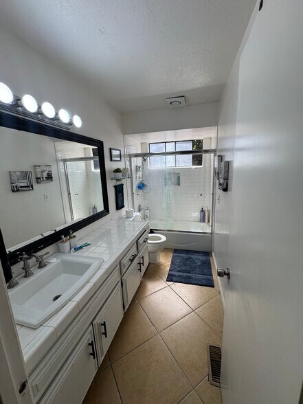 Building Photo - 6603 Reservoir Ct