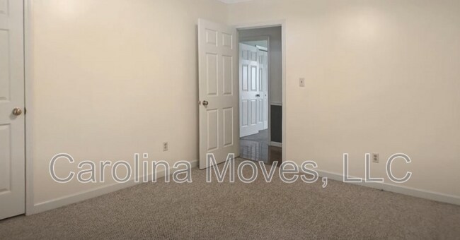 Building Photo - 313 Kilt Ct