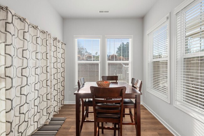 Building Photo - Stunning 4 Bed, 3 Bath Home in Durham!