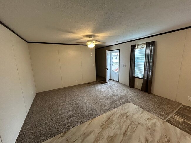 Building Photo - 691 Oregon St