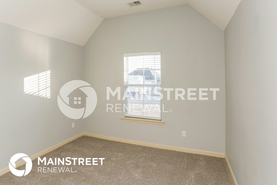 Building Photo - 8852 Campaldino Ave
