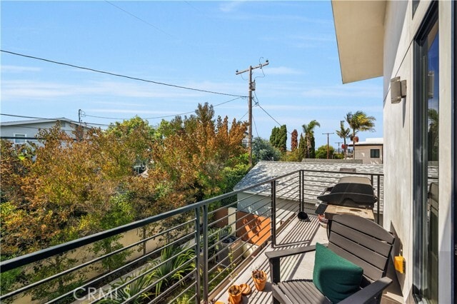 Building Photo - 332 Avenue E