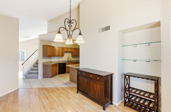 Building Photo - 1295 N Blackstone Dr